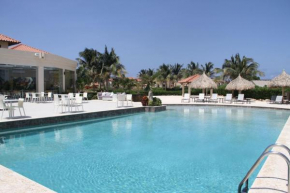 Gold Coast Diamond Spacious Townhouse in Gated Community